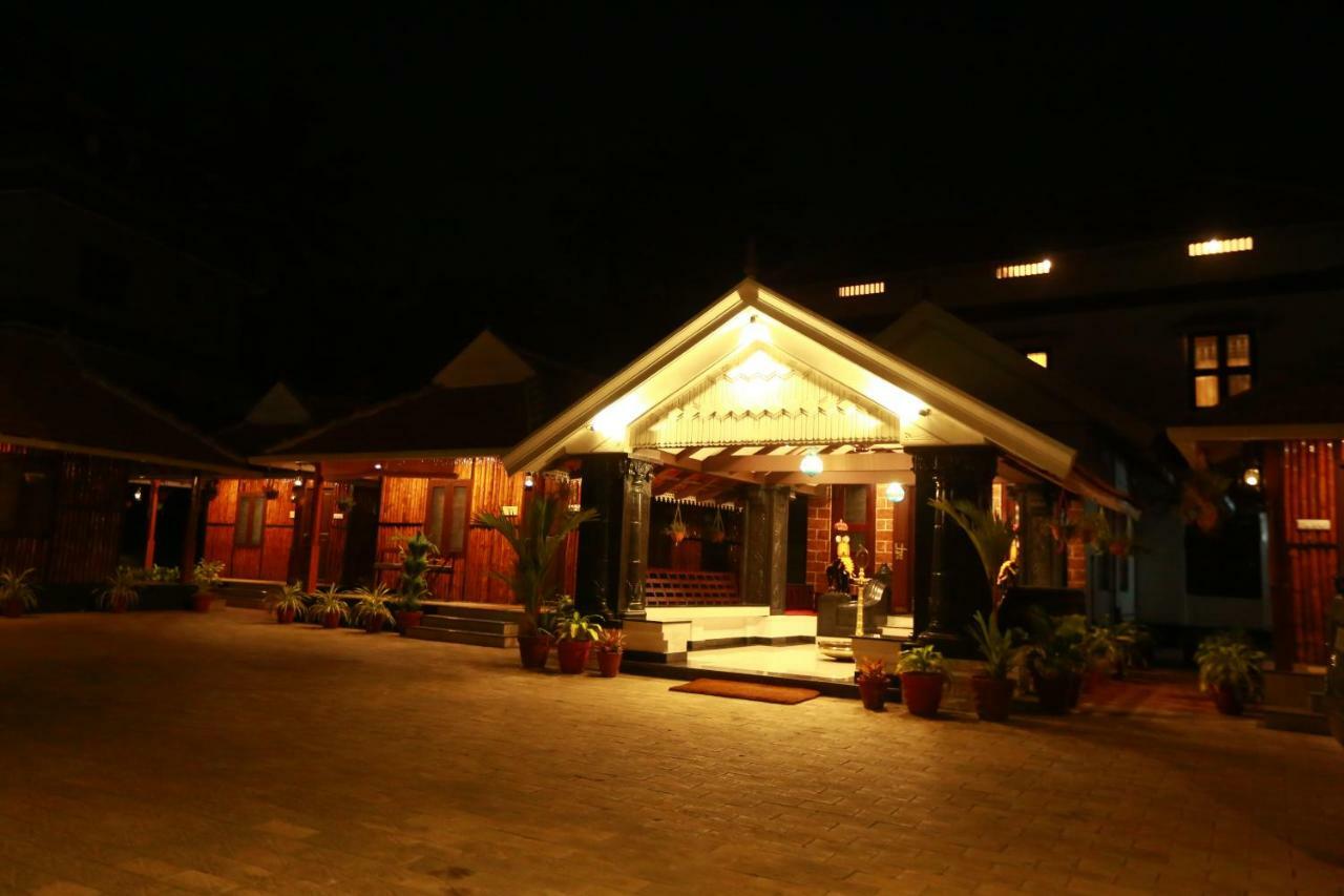 Guruvayur Heritage By Nexstay Esterno foto